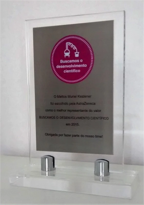 Placa de acrílico em troféu Placa de acrílico em troféu